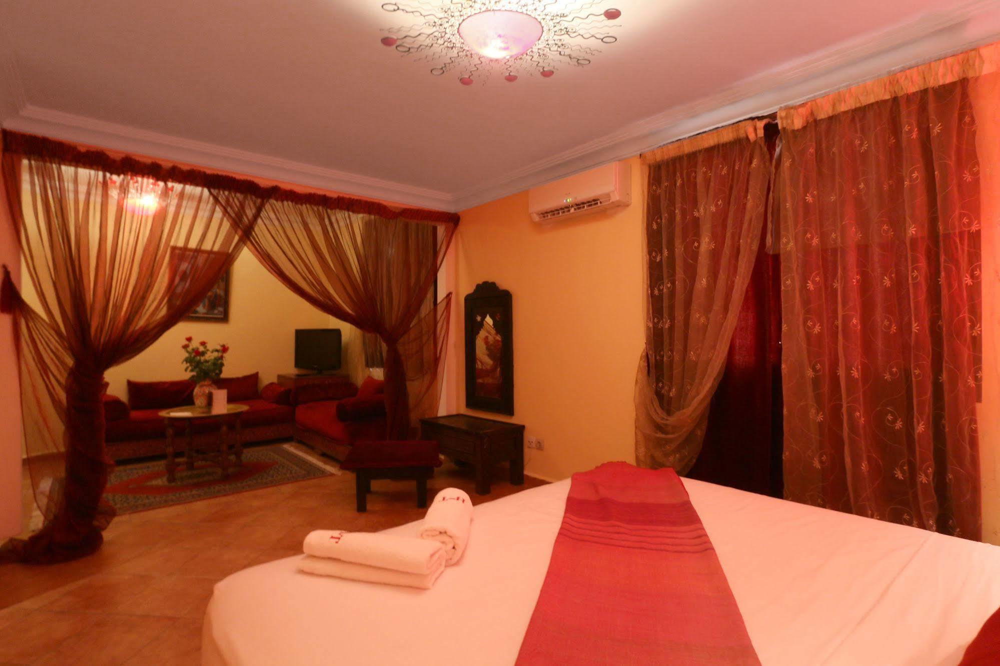 Hotel Tafoukt Marrakesh Esterno foto